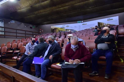 Moradores da 2ª Légua entregam manifesto a vereadores<!-- NICAID(14921467) -->