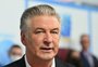 "Sinto que alguém é responsável, mas sei que não sou eu", diz Alec Baldwin após morte de diretora