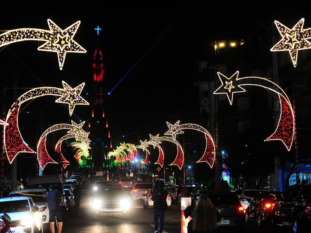 Com Papai Noel descendo pela Catedral de Pedra, Canela abre o Sonho de Natal  | Pioneiro