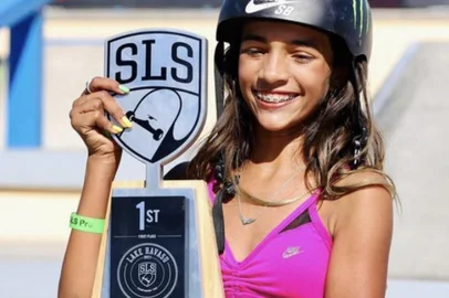 Rayssa Leal supera campeã olímpica e conquista nova etapa do Mundial de Skate<!-- NICAID(14929153) -->