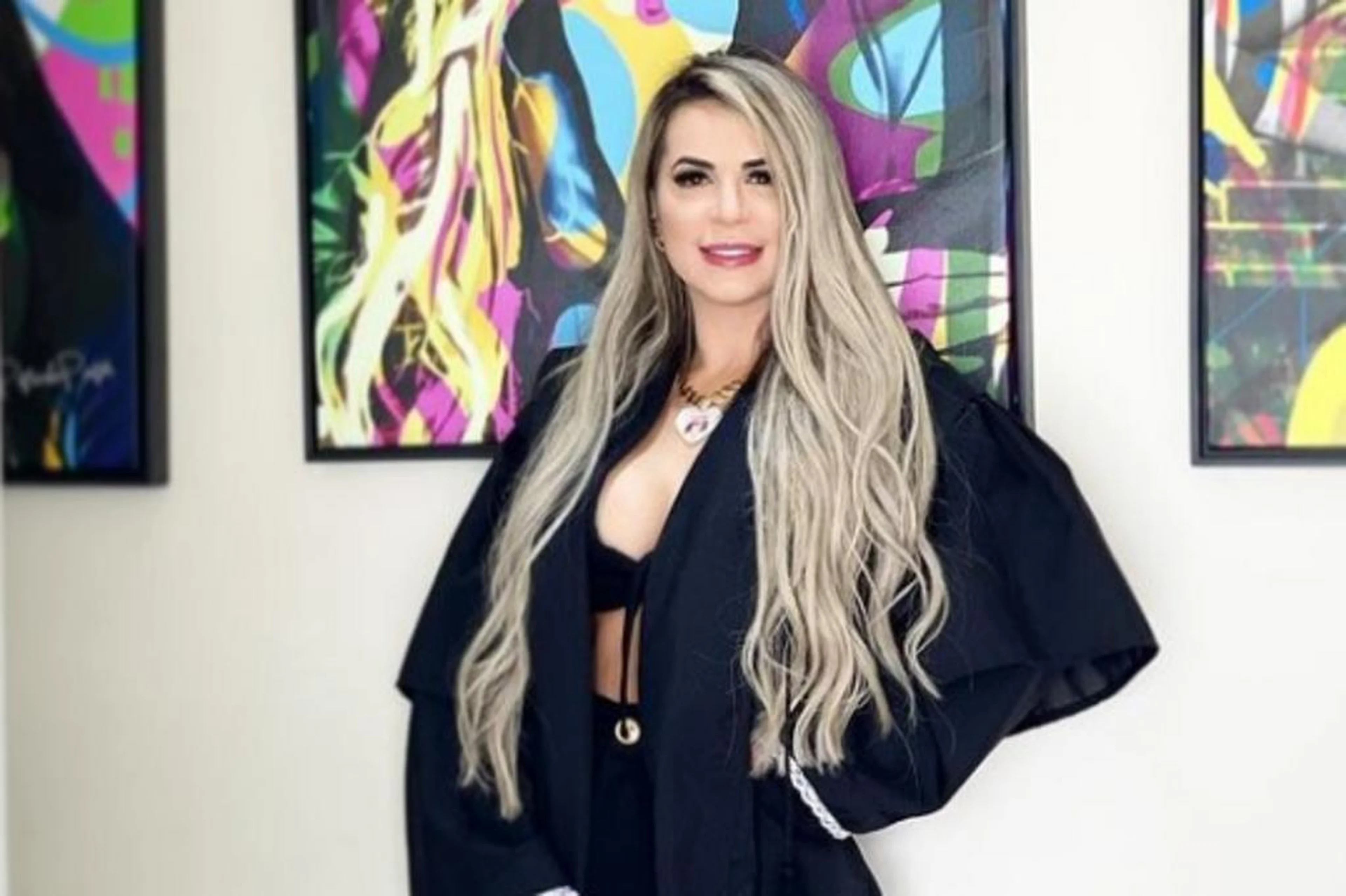 Reprodução/Instagram @dra.deolanebezerra