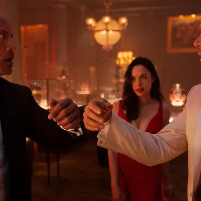 The Rock, Ryan Reynolds e Gal Gadot em Alerta Vermelho, da Netflix<!-- NICAID(14938549) -->