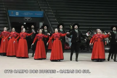Apresentação do CTG Campos dos Bugres, de Caxias, no Enart 2021<!-- NICAID(14940657) -->