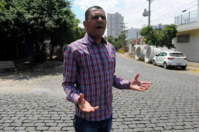 CAXIAS DO SUL, RS, BRASIL, 16/11/2021 - Vandersom Lopes, presidente da AMOB São Pelegrino fala do aumento dos assaltos a moradores da região. (Marcelo Casagrande/Agência RBS)<!-- NICAID(14942084) -->