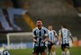 Grêmio goleia o Bragantino e segue vivo na luta contra o rebaixamento no Brasileirão