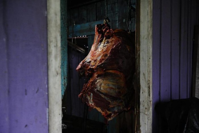 Partes eram vendidas para um comprador que produzia bifes de hambúrgueres para vender para lancherias