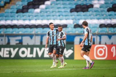 Jhonata Robert, Campaz, Lucas Silva