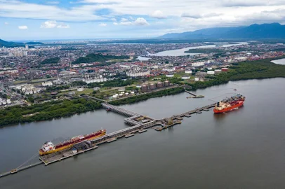 Terminal de combustíveis no Porto de Santos (STS08A) será leiloado pelo governo federal<!-- NICAID(14944494) -->