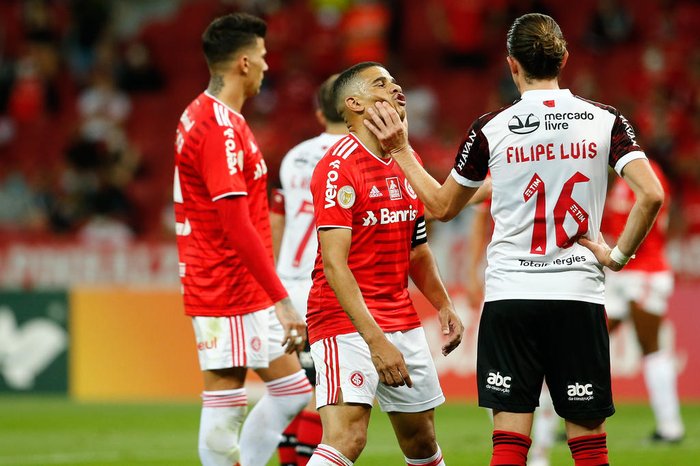 [COMENTE] Como você avalia o desempenho do Flamengo na vitória diante do Inter?