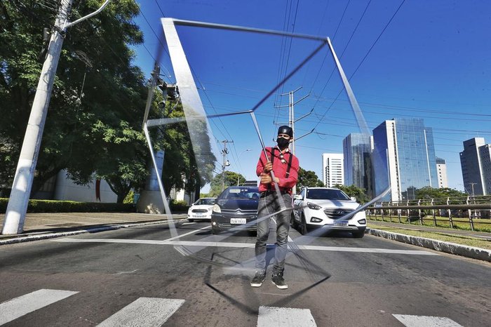 O venezuelano e o cubo em ação