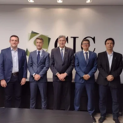 Políticos locais e representantes da CICs Serra e CIC BG, debateram as necessidades e investimentos para a Serra Gaúcha com o Senador Luiz Carlos Heinze, o analisa do Ministério de Infraestrutura e Transportes, Eduardo Rocha, e o Superintendente regional do DNit, Hiratan Pinheiro da SilvaNa foto, da esquerda para a direita: Amarildo Locatelli, Guilherme Pasin, Rogerio Capoani, Luiz Carlos Heinze, Eduardo Rocha, Hiratan Pinheiro da Silva e Elton Gialdi<!-- NICAID(14947839) -->