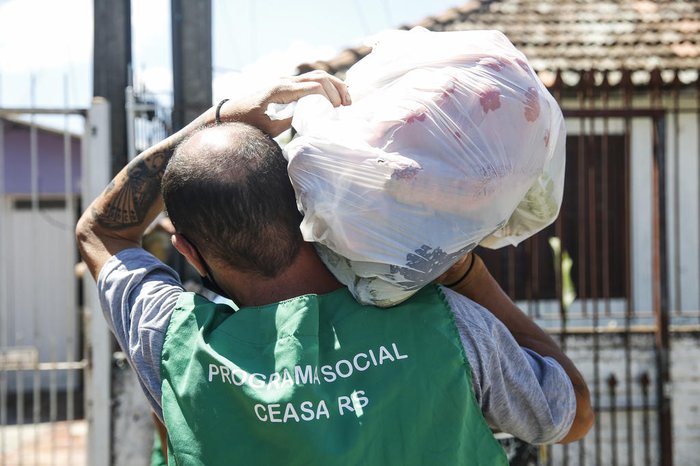 Programa social da Ceasa distribui alimentos em comunidades carentes