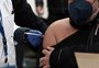 Rodrigo Lopes: Nova variante pega o mundo no contrapé e chega em momento de relaxamento de restrições, protestos antivacina e aumento de casos na Europa