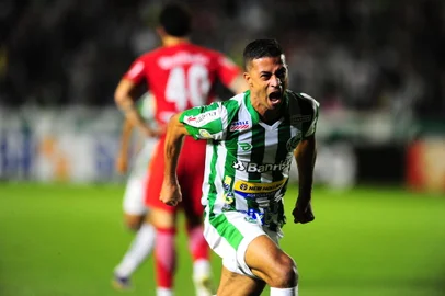 CAXIAS DO SUL, RS, BRASIL, 30/11/2021. Juventude x Bragantino, jogo válido pela 36ª rodada da série A do Campeonato Brasileiro e realizado no estádio Alfredo Jaconi. (Porthus Junior/Agência RBS)<!-- NICAID(14955345) -->