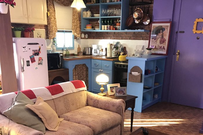 F&atilde; recria apartamento de "Friends" para alugar em Porto Alegre; veja fotos  | GZH