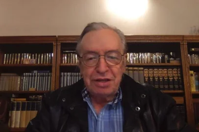 Olavo de Carvalho - Adendo à aula 521 06 06 2020 (vídeo no Youtube).<!-- NICAID(14517004) -->