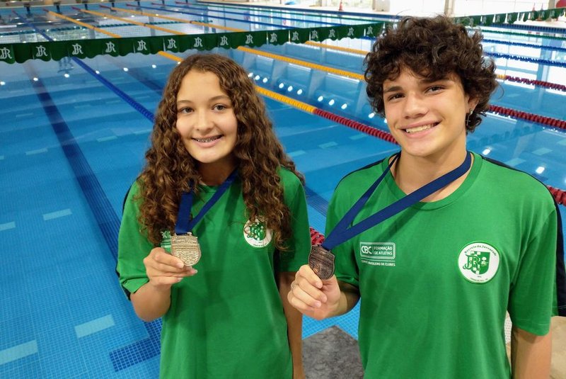 Leonardo Zanesi Servelin, com um bronze; e Elisabete de Oliveira Pinto, com uma prata, disputaram competições em Porto Alegre e no Paraná<!-- NICAID(14972972) -->