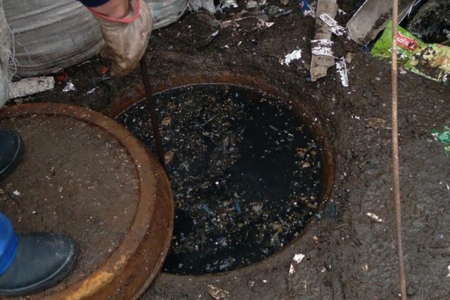 Lixo e gordura são principais causas das obstruções de redes de esgoto no bairro Guajuviras, em CanoasÉ o que demonstra a primeira prévia da vistoria preventiva que a Ambiental Metrosul realiza há um mês no local.<!-- NICAID(14967646) -->