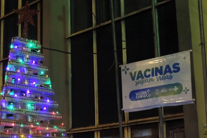 Canguçu monta árvore de Natal com embalagens de vacinas | GZH