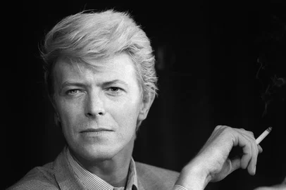 (FILES) This file portrait taken on May 13, 1983 shows British singer David Bowie during a press conference at the 36th Cannes Film Festival. According to official social media accounts on January 11, 2016, British music legend David Bowie has died.      AFP PHOTO / FILES / RALPH GATTI / AFP / RALPH GATTI<!-- NICAID(11938716) -->