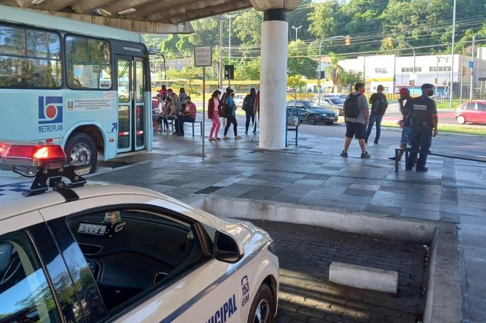 Ação também ocorre no Terminal da Bento Gonçalves com a Antônio de Carvalho