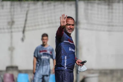 Caxias segue em pré-temporada e técnico Rogério Zimmermann terá primeiro-jogo nesta semana, contra o sub-20 do Grêmio<!-- NICAID(14976784) -->