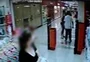 Caso de mãe e filha que teriam sido agredidas por segurança de loja em Porto Alegre deve ser investigado pelo crime de racismo