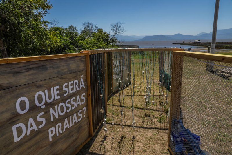 CAPÃO DA CANOA, RS, BRASIL - 12/01/2022- Instalação artística Travessia intenta despertar a consciência ecológica dos visitantes do Parque Náutico. Foto: Marco Favero / Agencia RBS<!-- NICAID(14988213) -->