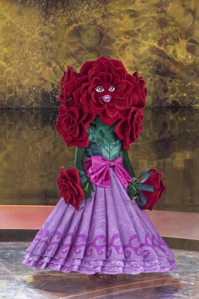 Fantasia da Rosa no The Masked Singer<!-- NICAID(14988597) -->