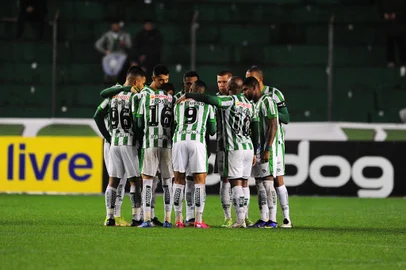 CAXIAS DO SUL, RS, BRASIL, 17/11/2021. Juventude x Fluminense, jogo válido pela 33ª rodada da série A do Campeonato Brasileiro e realizado no estádio Alfredo Jaconi. (Porthus Junior/Agência RBS)<!-- NICAID(14943919) -->