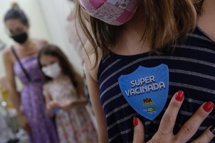 Unidade de Saúde São José, na Capital, está aplicando doses de CoronaVac em crianças nesta quarta-feira (26)