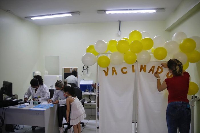 Unidade de Saúde São José, na Capital, está aplicando doses de CoronaVac em crianças nesta quarta-feira (26)