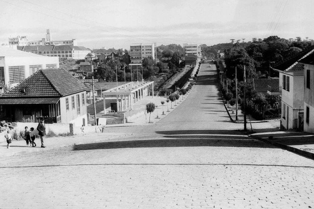 Rua Elaine Aparecida Bonalume Cesario Pereira, Cambé