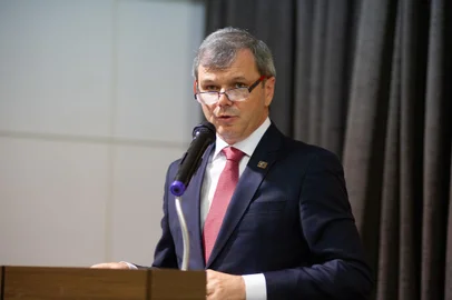 Prejuízos à economia com operação padrão da Receita Federal preocupam a CIC CaxiasCelestino Oscar Loro avalia impactos para exportadores e importadores com a demora na liberação das cargas<!-- NICAID(15000571) -->