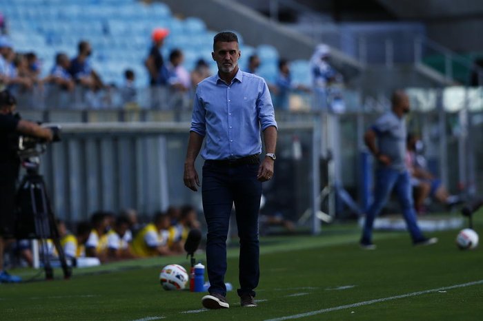 Mancini projeta sequência do time titular do Grêmio: Esperamos que a nossa equipe possa ir melhorando