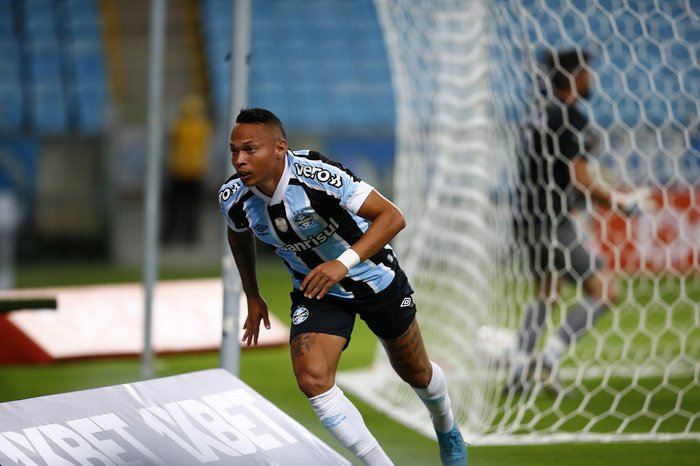 Janderson marca pela primeira vez, Grêmio faz 2 a 0 no Guarany e vence mais uma no Gaúchão