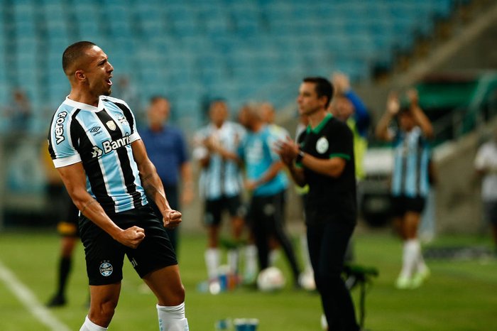 Nicolas chega a 8 assistências em 11 jogos na temporada