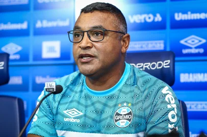 ApresentaÃ§Ã£o Gremio RS - FUTEBOL/APRESENTACAO GREMIO  - ESPORTES - Gremio apresenta Roger Machado como novo treinador para a temporada 2022. FOTO: LUCAS UEBEL/Grêmio / DivulgaçãoEditoria: SPOIndexador: Lucas UebelSecao: futebolFonte: Gremio.netFotógrafo: ApresentaÃ§Ã£o Gremio <!-- NICAID(15017026) -->