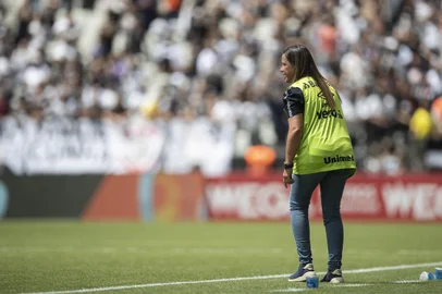 A técnica Patrícia Gusmão, do Grêmio, na final da Supercopa do Brasil. <!-- NICAID(15017334) -->