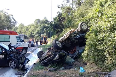 Acidente na BR-470, em Garibaldi, na tarde desta quarta-feira.<!-- NICAID(15018519) -->