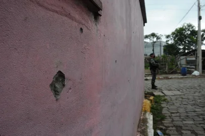 FARROUPILHA, RS, BRASIL (23/02/2022)Operação combate onda de homicídios em Farroupilha. Crimes aconteceram no bairro São José, principalmente no chamado Núcleo Sfan, e no bairro Industrial, no condomínio Morada do Sol e na área de invasão próximo aos trilhos. (Antonio Valiente/Agência RBS)<!-- NICAID(15024342) -->