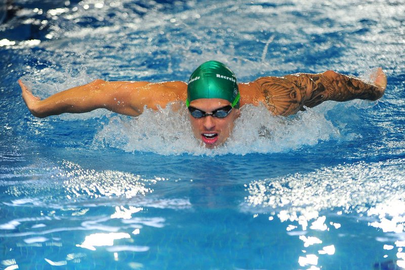 CAXIAS DO SUL, RS, BRASIL, 08/03/2022. Nadador Guilherme Maia treina no Recreio da Juventude para as Surdolimpíadas em Caxias do Sul. (Porthus Junior/Agência RBS)Indexador:                                 <!-- NICAID(15036580) -->