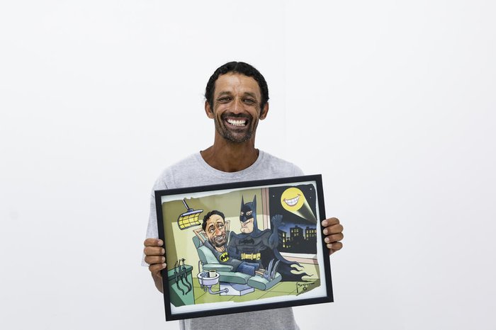 Gerson admira a história do personagem Batman