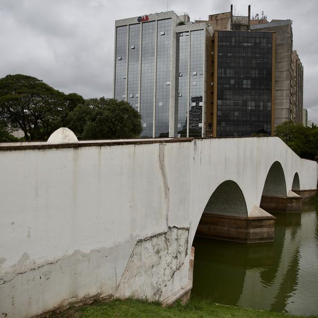 Ponte Pedras - Muro de pedra rachão chegando na parte do