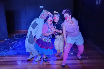 Artistas Roberto Ribeiro, Mônica Blume, Luciana Monteiro Saldanha e Diane Schizzi Becker vão se apresentar no Patio Lotus, em Caxias<!-- NICAID(15042542) -->