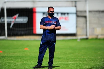 CAXIAS DO SUL, RS, BRASIL, 01/12/2021. Treino do Caxias no CT. Início da temporada 2022. Na foto, técnico Rogério Zimmermann. (Porthus Junior/Agência RBS)<!-- NICAID(14956264) -->