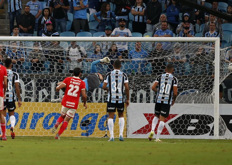 Grêmio é derrotado em casa, mas vence por 3 a 1 no agregado e avança para a final do Gauchão!