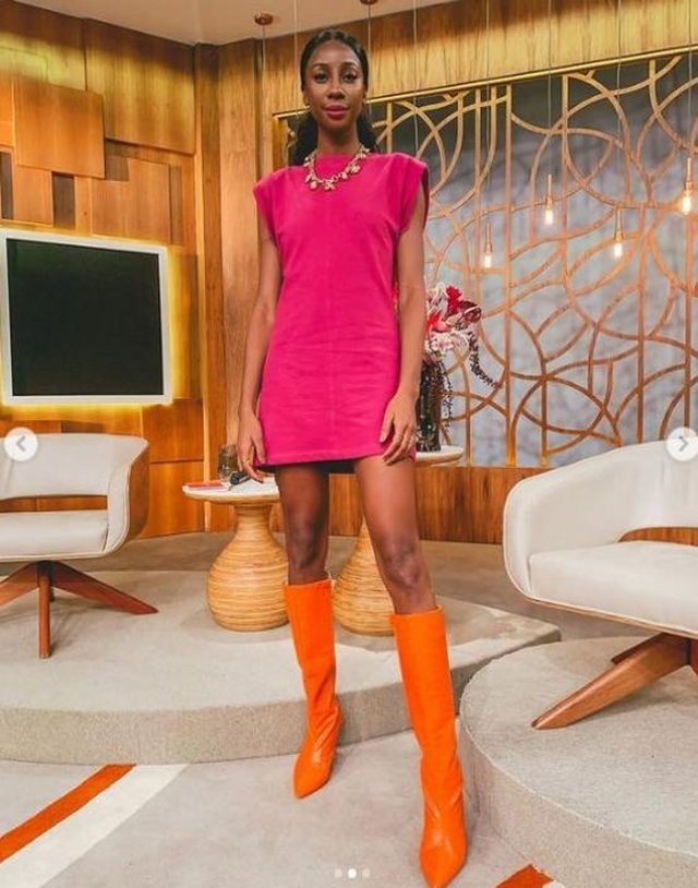 camilla de lucas, botas coloridas<!-- NICAID(15048600) -->