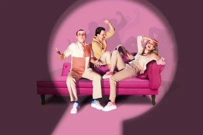 Foto de divulgação do espetáculo EQUÍVOCO CONFIDENCIAL - POR QUE A GANGORRA FOI PARA O DIVÂ?, do grupo teatral caxiense A Gangorra.<!-- NICAID(15049963) -->