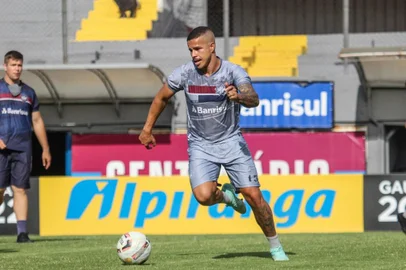 Centroavante Batista fala sobre preparação para Série D do Brasileirão<!-- NICAID(15050363) -->